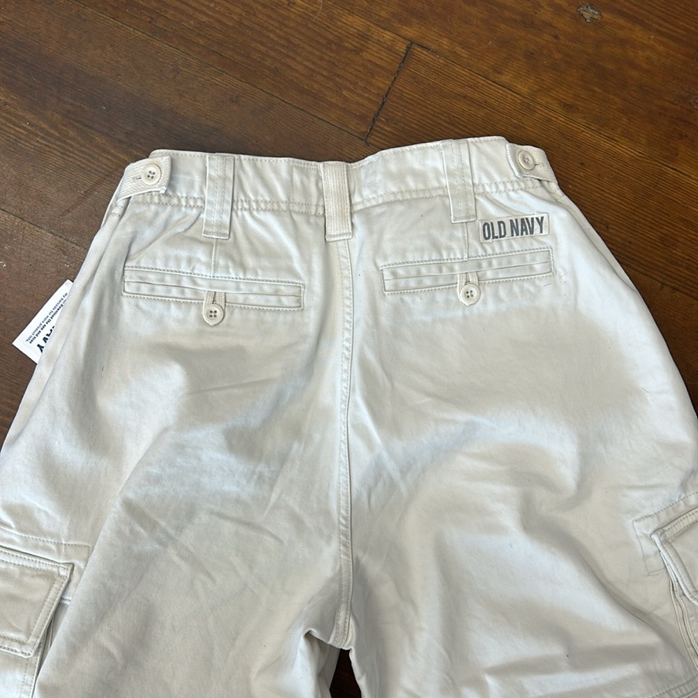 Old Navy Cream Cargo Pants - Picture 8 of 9